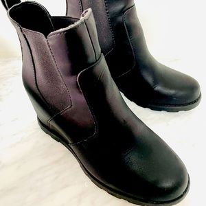 Target Universal Thread booties